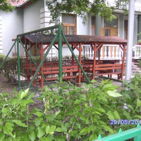 Szemesi Villa 巴拉顿扎佐 外观 照片
